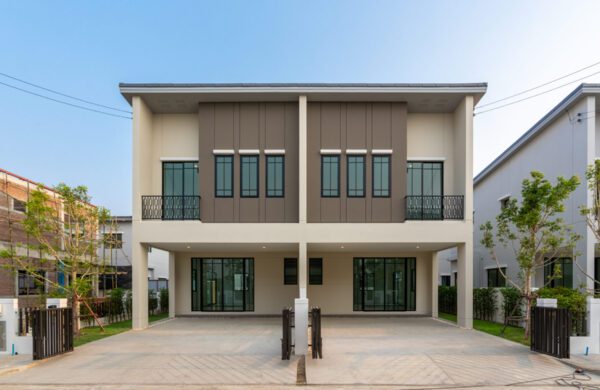 ตัวอย่าภาพบริการ Retouch เพื่อลบสายไฟ เสาไฟ