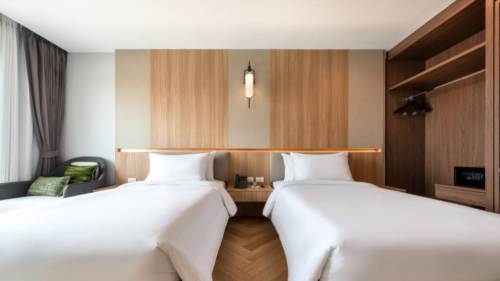 Hotel Photo ถ่ายภาพโรงแรม ห้องพัก Adelphi Itsaraphap